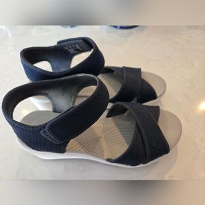 Like New Women's Clarks Cloudsteppers Navy Sandals Size 7